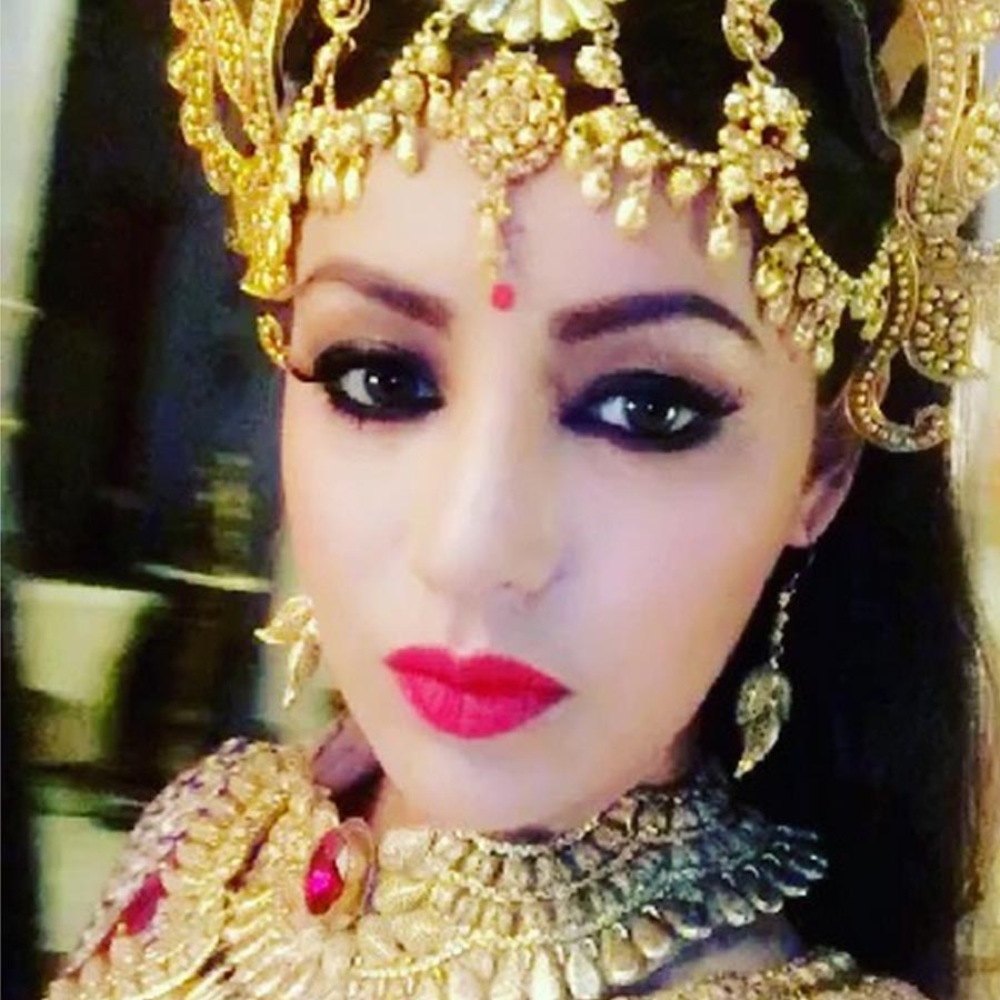 Debina Bonnerjee (Santoshi Maa)