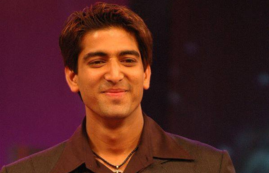 Indian Idol season 2 winner Sandeep Acharya died following illness resulting from jaundice on 15 December 2013. 