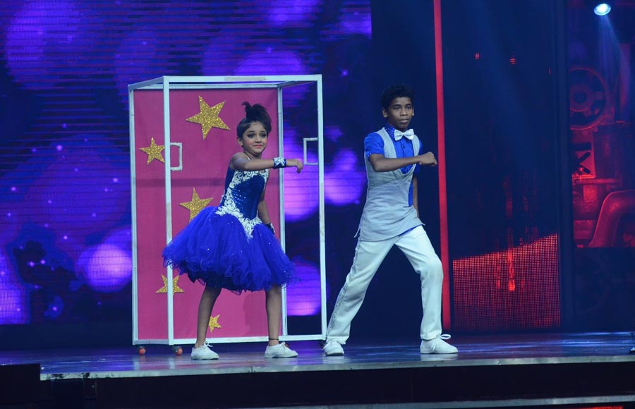 Alia Bhatt on the set of Sony TV's Super Dancer