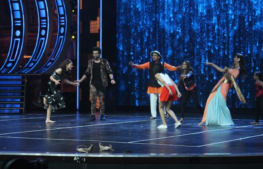 Alia Bhatt on the set of Sony TV's Super Dancer