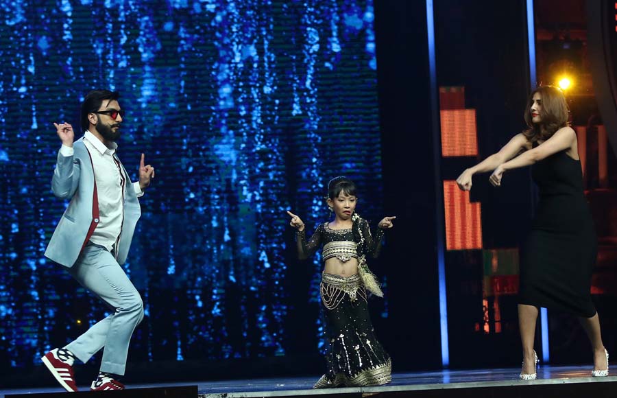 Ranveer Singh and Vaani Kapoor on 'Super Dancer'