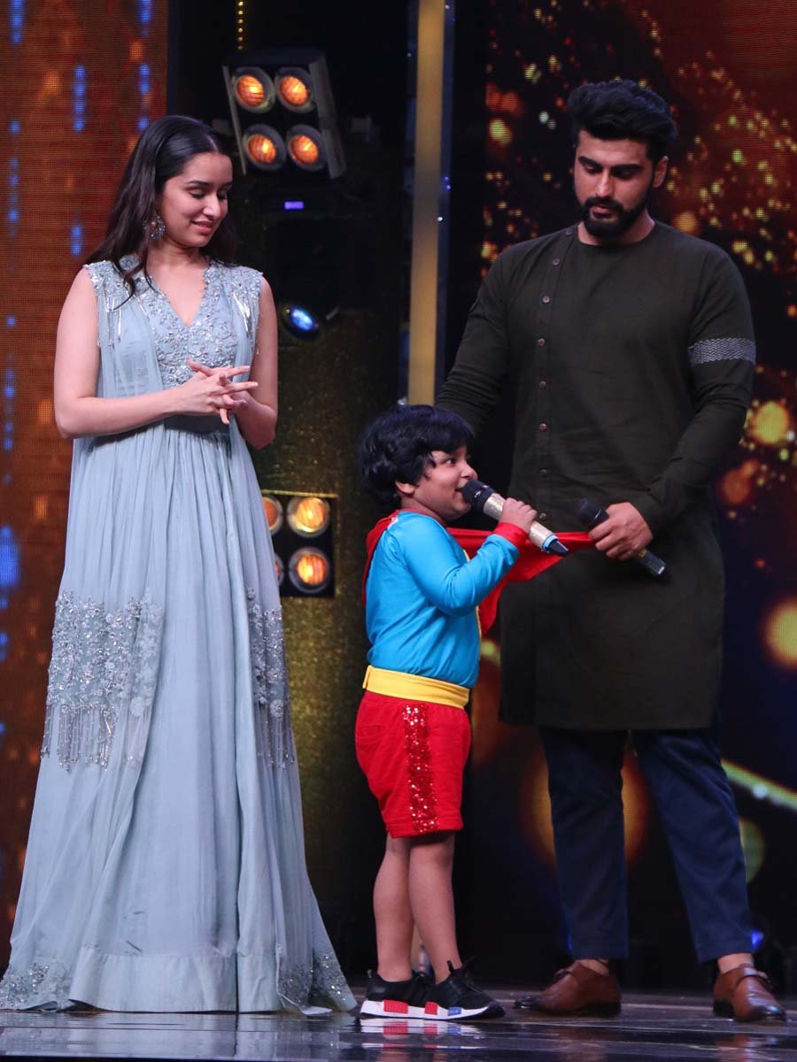 Shraddha-Arjun have a blast at Sa Re Ga Ma Pa Lil Champs