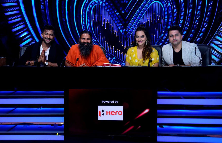 Baba Ramdev with Judges - Terence Lewis, Sonakshi Sinha & Mohit Suri