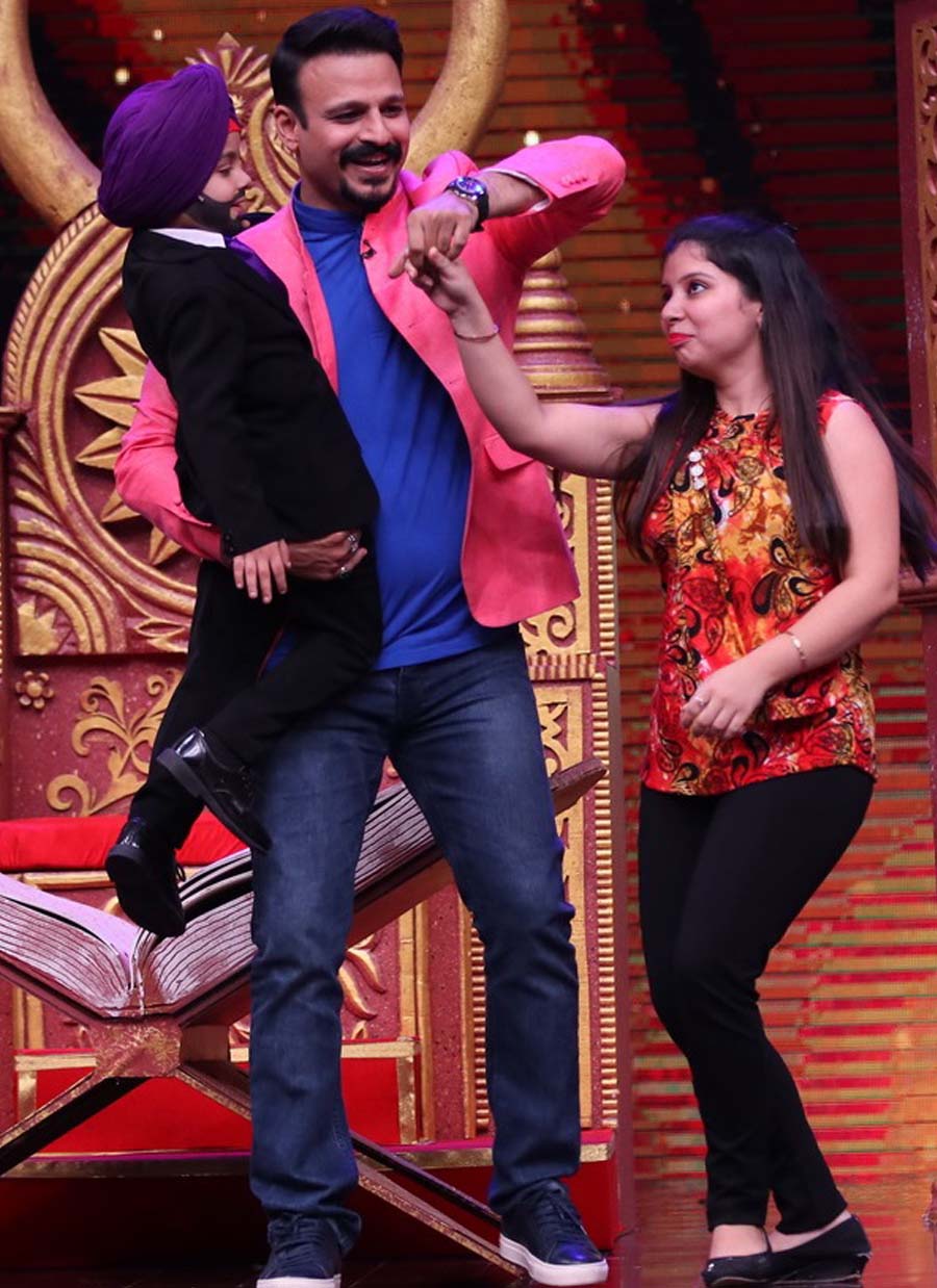 Bank Chor team joins Baba Ramdev on Sabse Bada Kalakaar