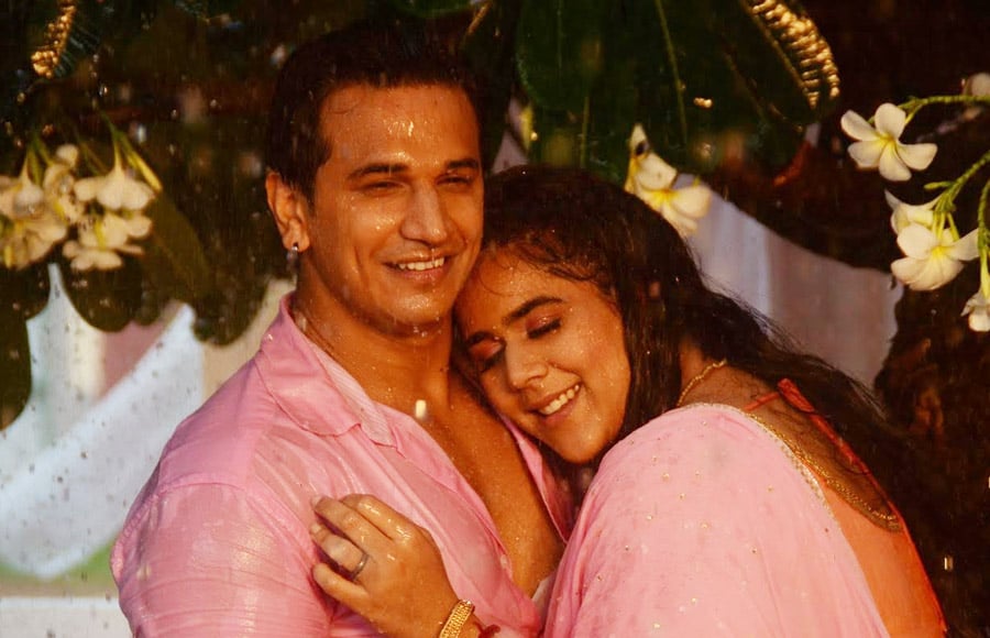 Badho-Lakhan's romantic monsoon moments