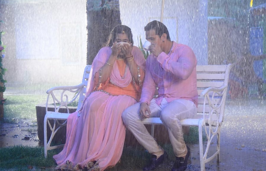 Badho-Lakhan's romantic monsoon moments