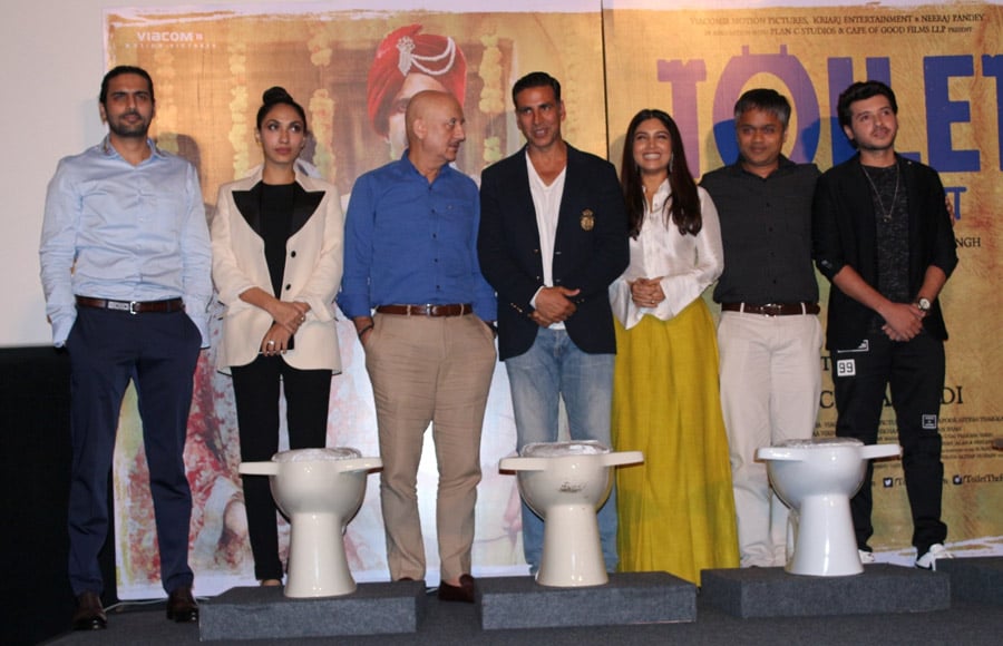 Toilet: Ek Prem Katha's  cast at Press conference