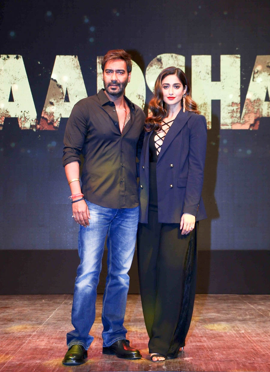  Ajay Devgan and Ileana D'cruz
