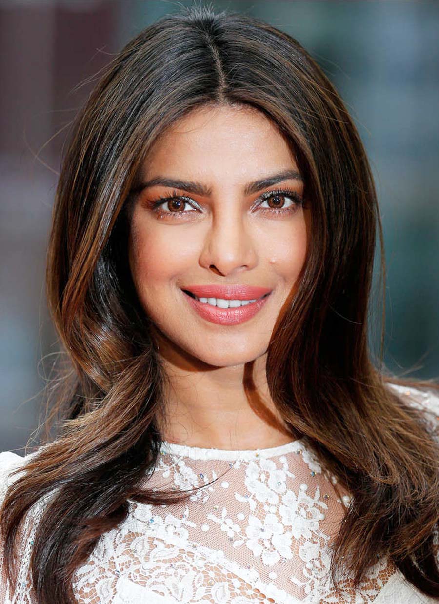  Priyanka Chopra – Nielson Box Office Award, MTV Europe Music Awards for Best Indian Act, People’s choice Awards 2016,17, Golden Goblet Award  2009, Teen Choice Awards, World Music Awards and a host of other honours.