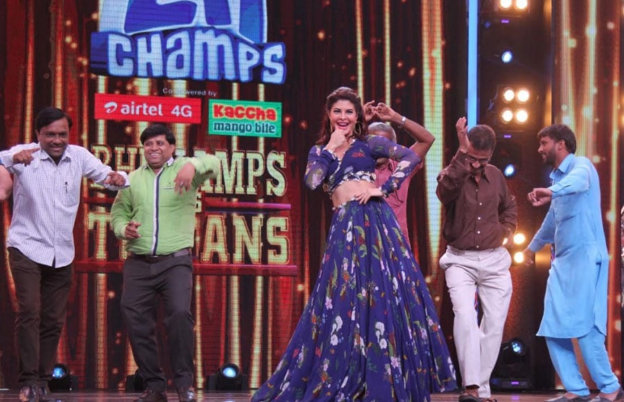 Sidharth Malhotra & Jacqueline Fernandez on Sa Re Ga Ma Pa Li'l Champs