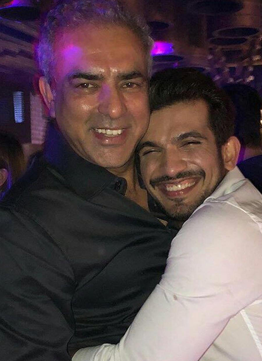 TV celebs galore on Arjun Bijlani's birthday bash