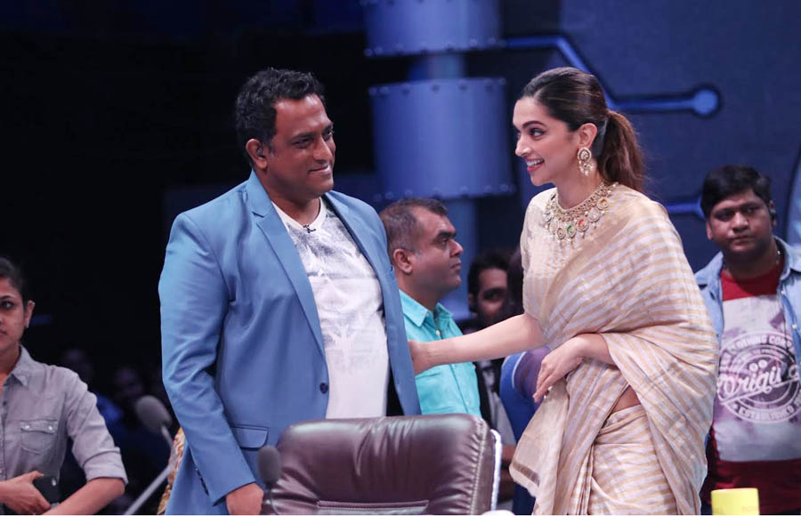 Dimpled Deepika graces Sony TV's Super Dancer 