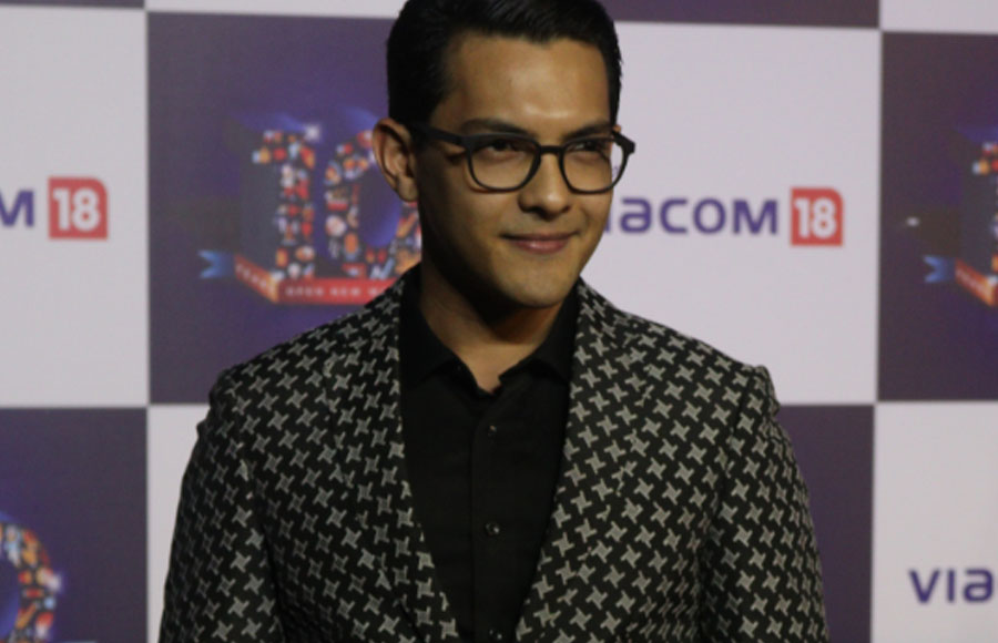  Aditya Narayan