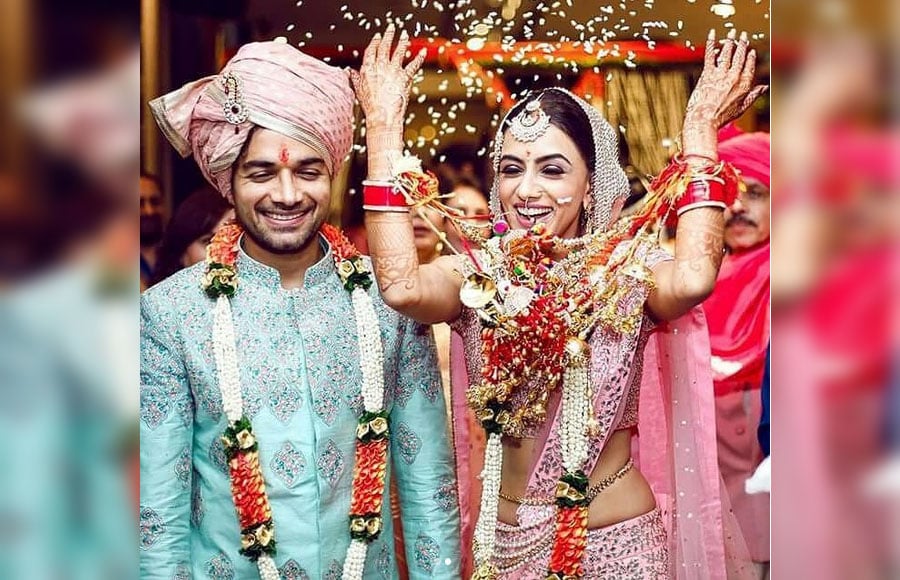 Smriti Khanna looks heavenly during her wedding!