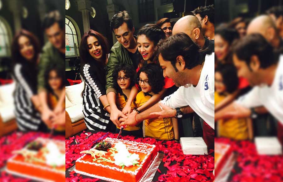 Yeh Rishta team celebrates 9 years of success!