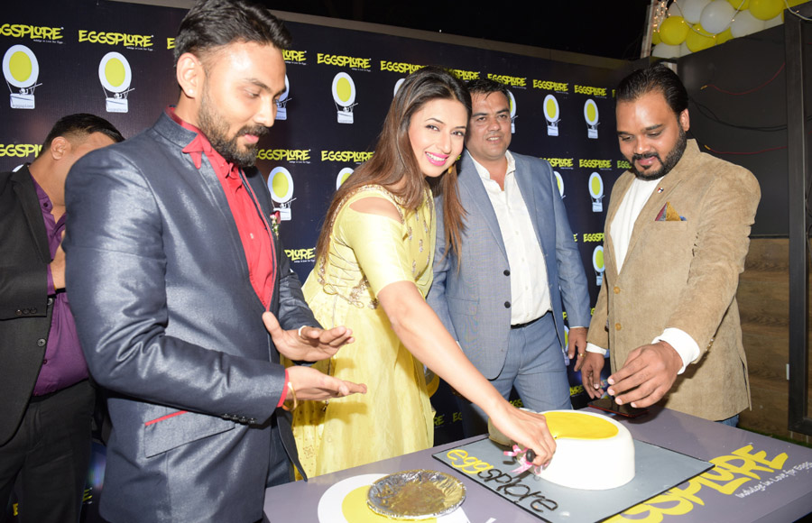 TV queen Divyanka Tripathi  launches "Eggsplore"