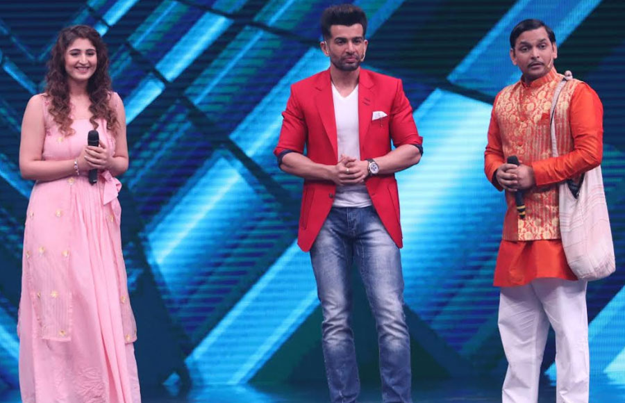 Dabangg girl Sonakshi Sinha graces Super Dancer 