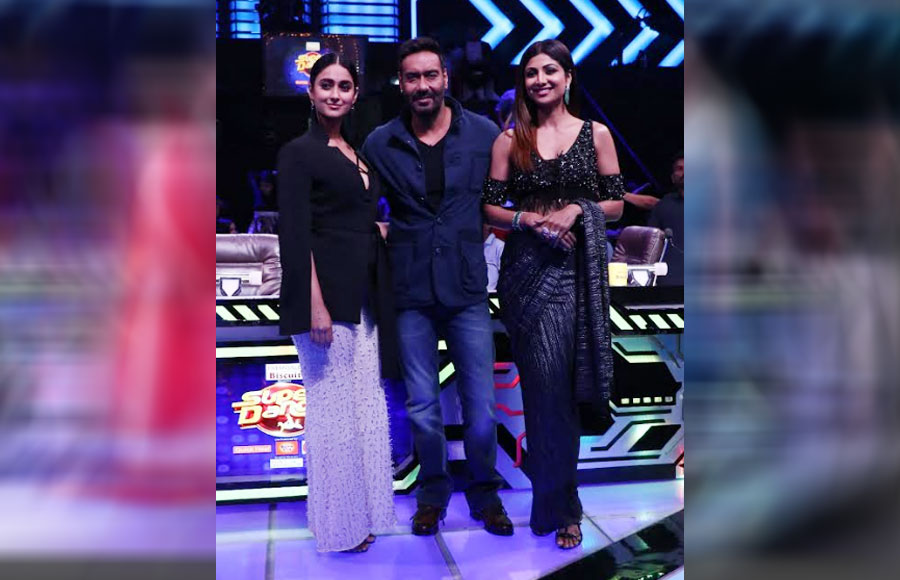 Ajay Devgn, Ileana D Cruz & Sunidhi Chauhan in Super Dancer 