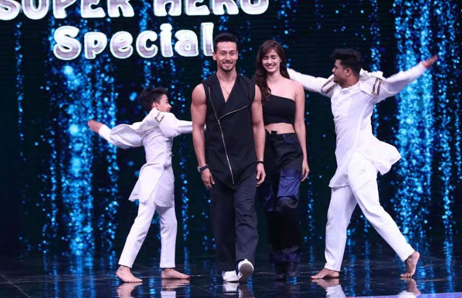 Tiger and Disha attend Super Dancer Chapter 2 with Manish Paul 