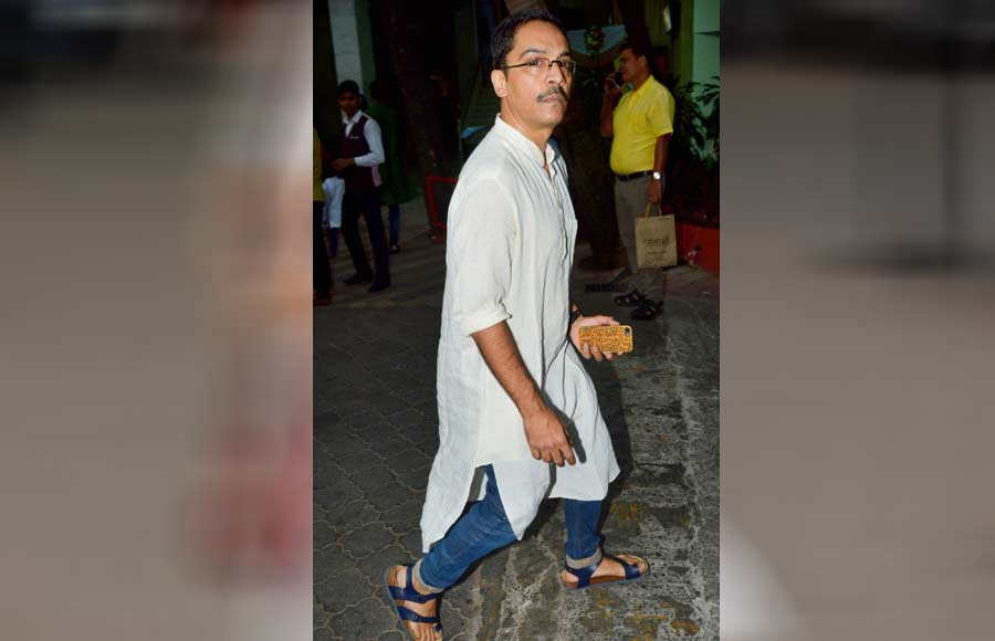 Celebs attend Narendra Jha's prayer meet 