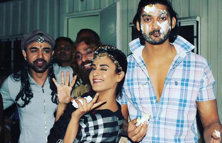 Aditya Redij celebrates birthday on the sets of Porus 