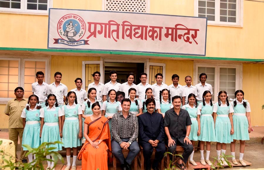 In pics: Yeh Un Dinon Ki actors wrap up school shoot 