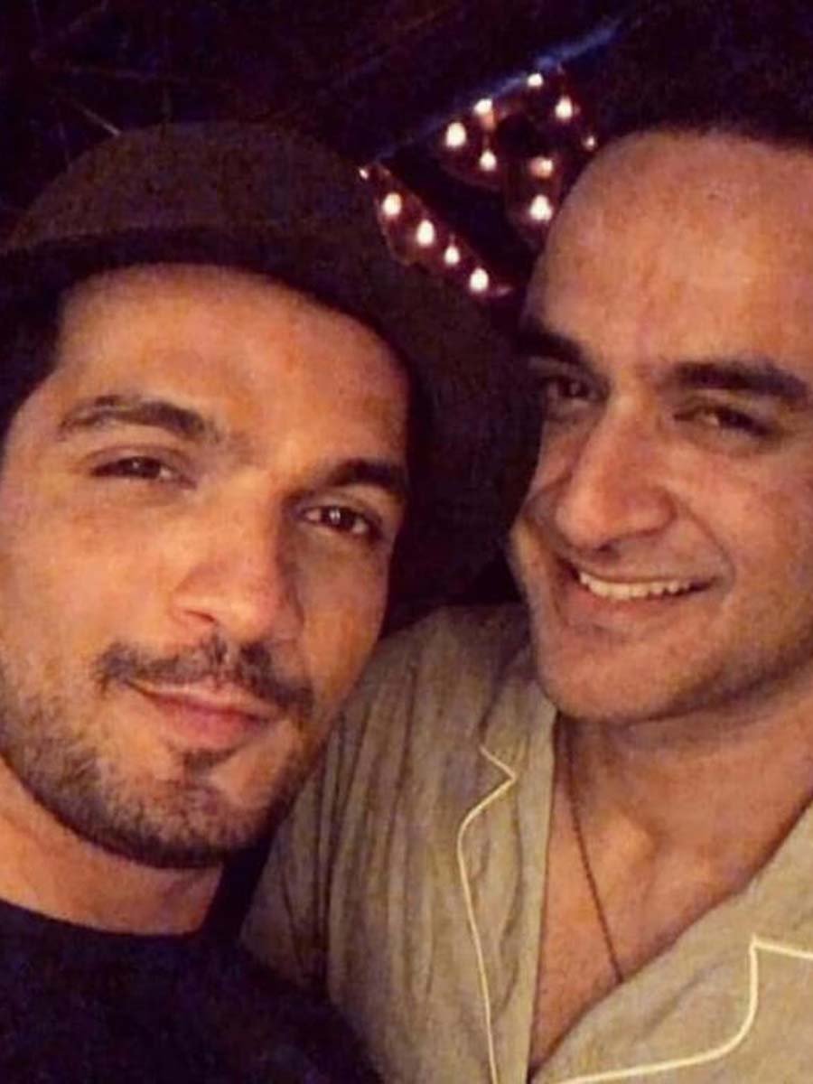 Celebs party hard at Vikas Gupta's birthday bash 