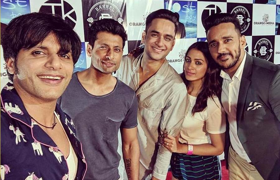 Celebs party hard at Vikas Gupta's birthday bash 