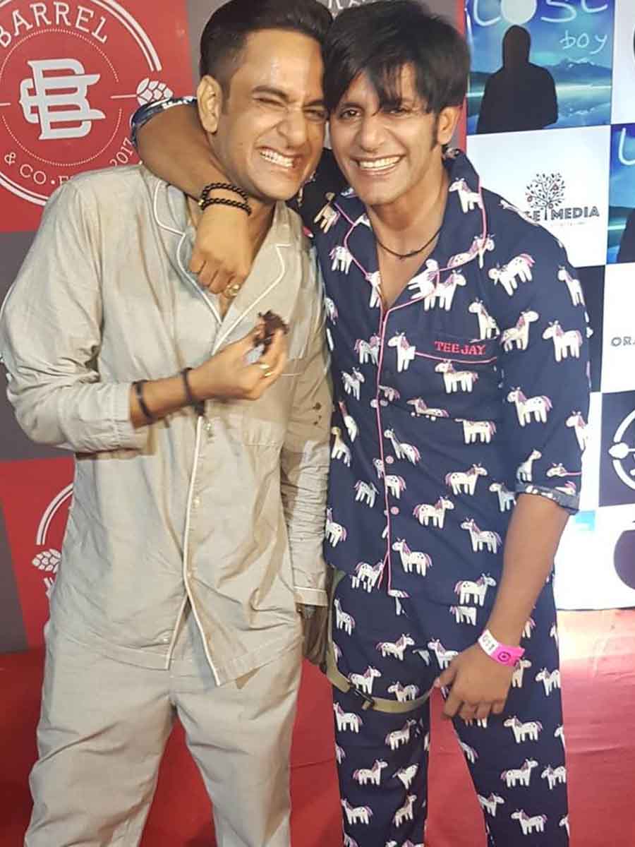 Celebs party hard at Vikas Gupta's birthday bash 