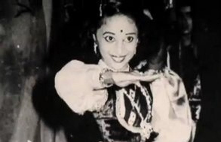 Birthday special: Rare pictures of Madhuri Dixit that made us go Dhak Dhak!!!