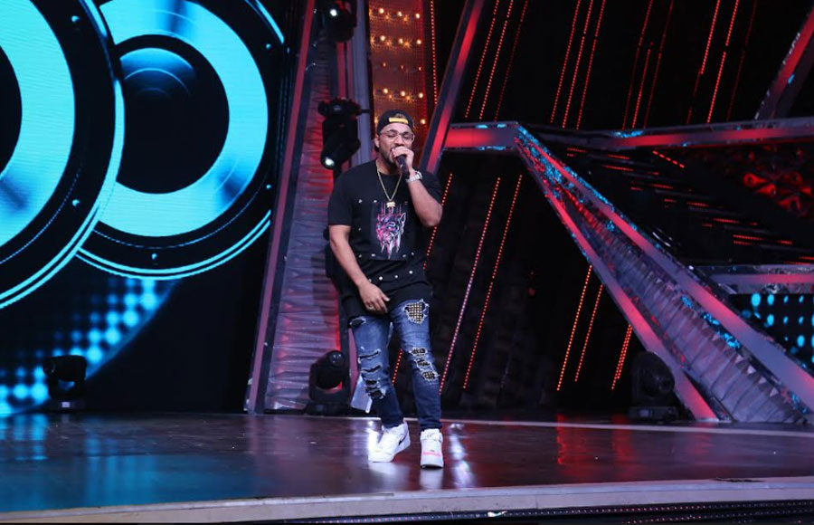 Raftaar on the sets of Zee TV's DID Li’l Masters 