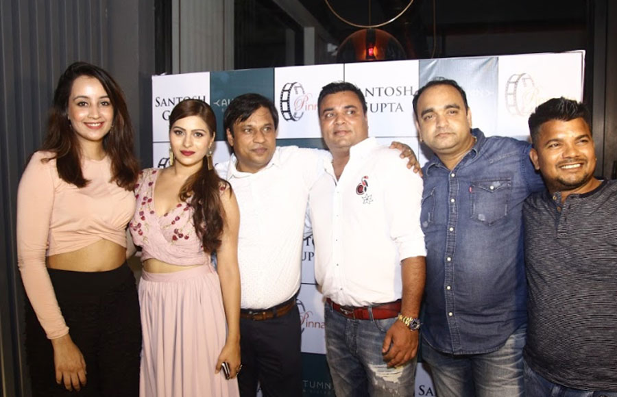 Ankita, Rashami, Karanvir & others party hard at a birthday bash! 