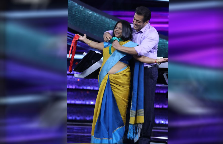 Dr. Mashoor Gulati & Neha Kakkar take over Dus Ka Dum