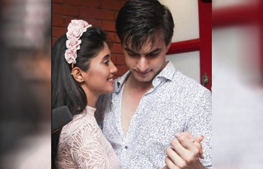 These SELFIES of Mohsin-Shivangi, prove how much they are in LOVE! 