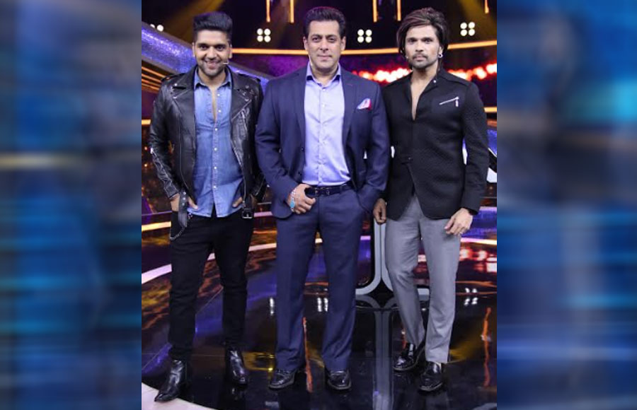 Guru Randhawa and Himesh Reshammiya have a blast with Salman Khan on 10 Ka Dum 