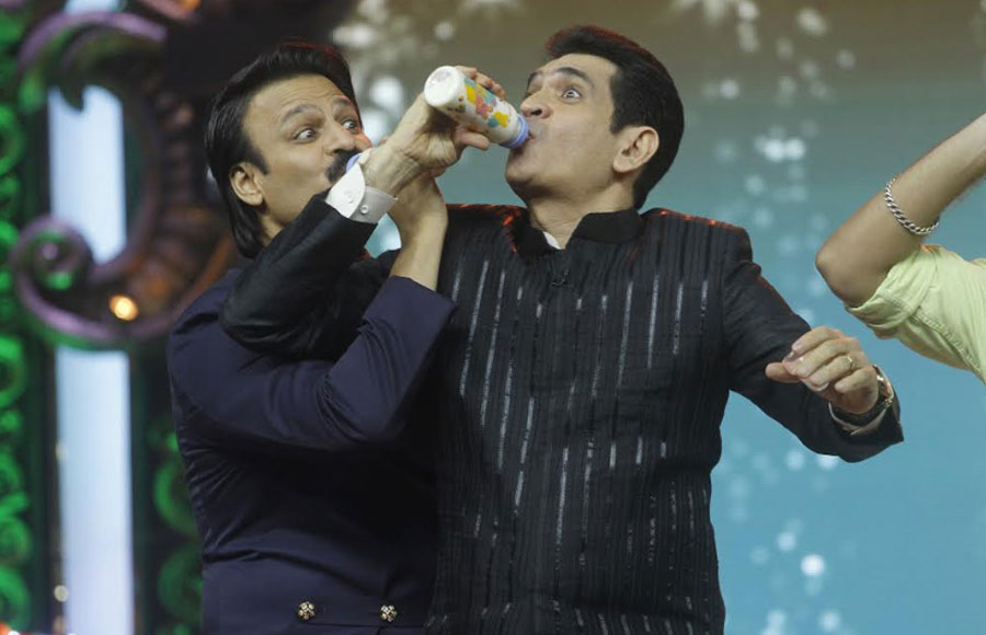 Vivek Oberoi and Omung Kumar get high on milk