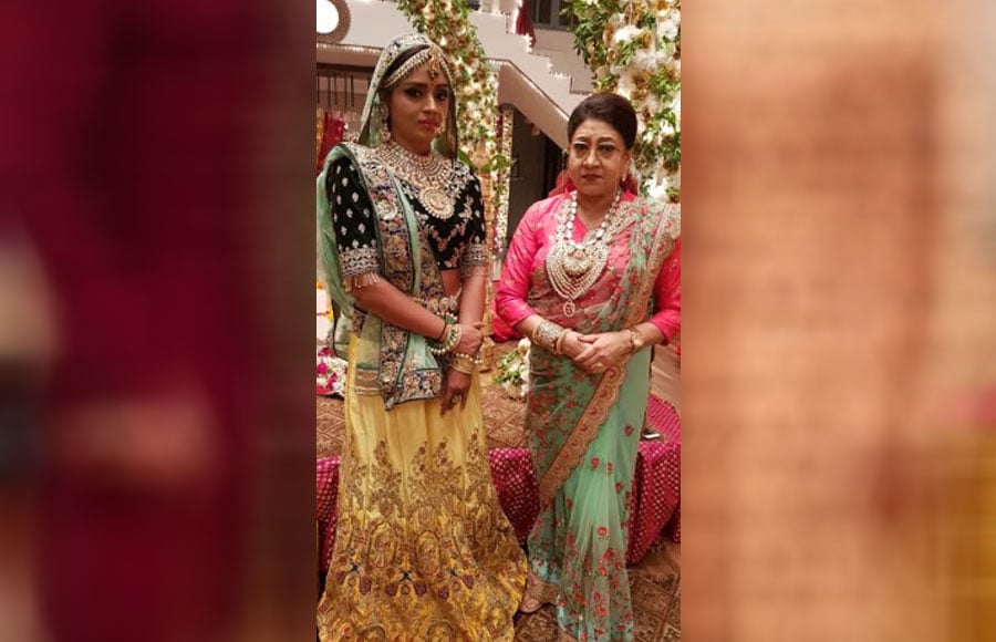 In pics: Wedding celebration on the sets of Yeh Rishta 