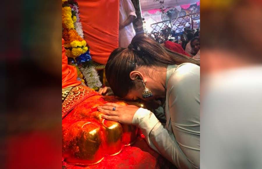 Hina Khan visits Lalbaugcha Raja with beau Rocky