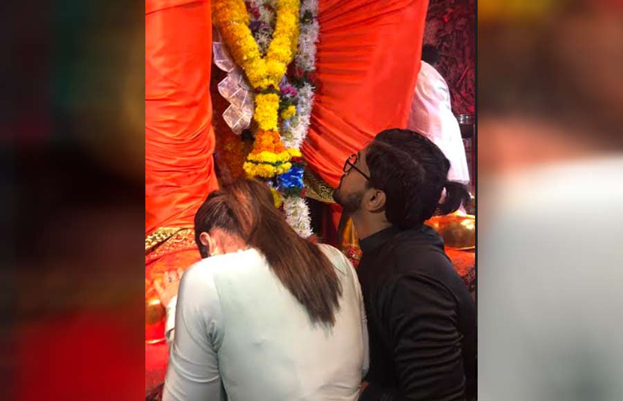 Hina Khan visits Lalbaugcha Raja with beau Rocky