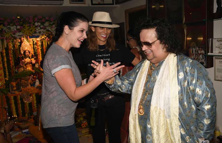 Bappi Lahiri hosted Lakshmi puja at his residence