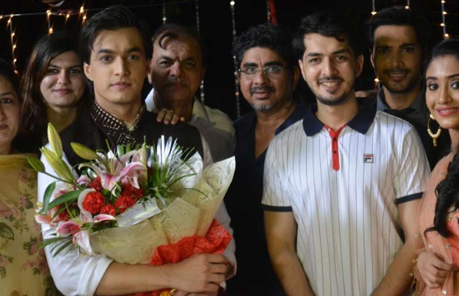 Mohsin Khan celebrates his birthday on the sets of Yeh Rishta 