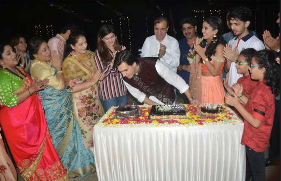 Mohsin Khan celebrates his birthday on the sets of Yeh Rishta 