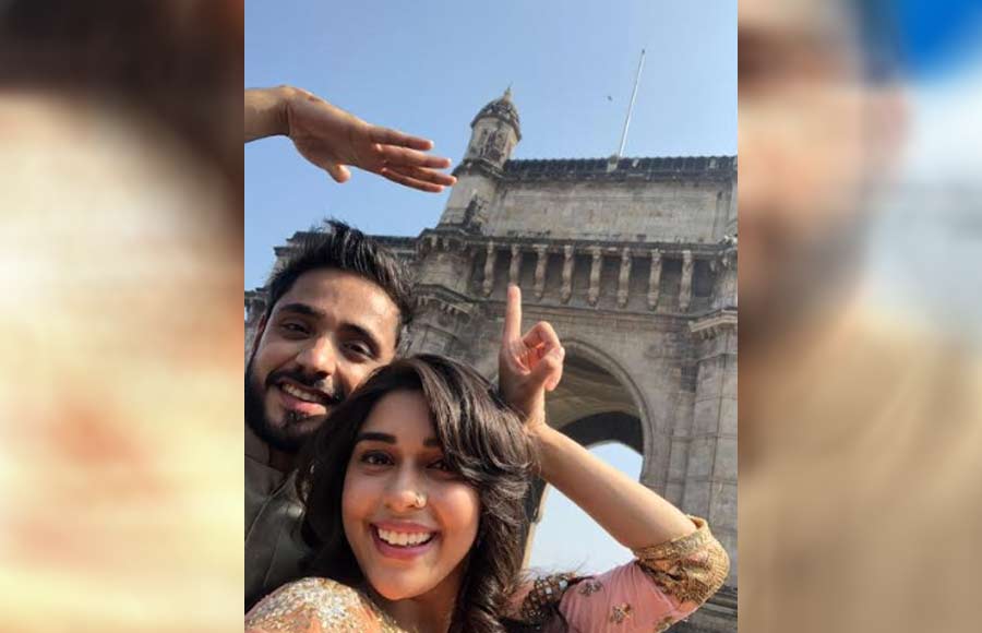 In pics: Eisha Singh and Adnan Khan enjoy Mumbai darshan