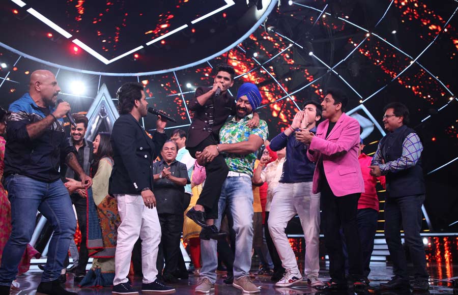 Taarak Mehta Special on  Indian Idol 10