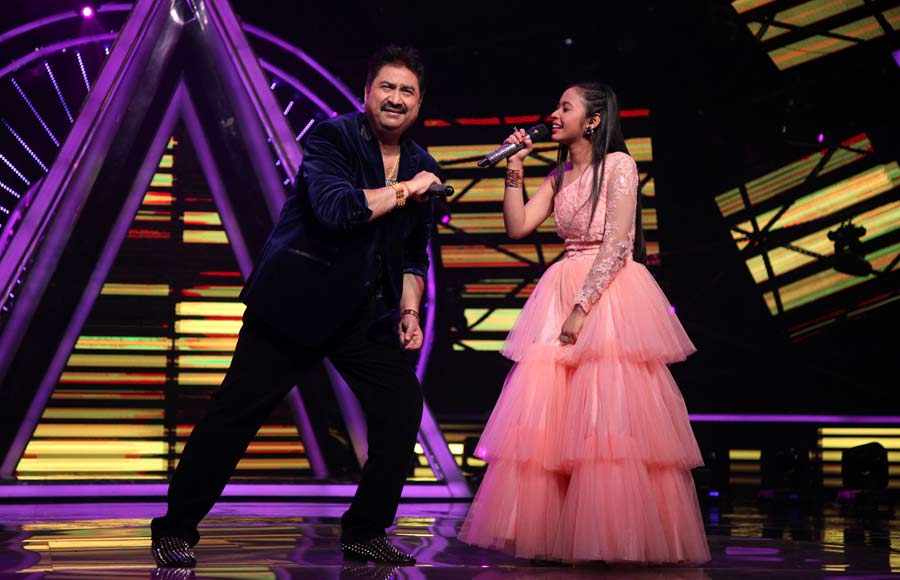 Kumar Sanu and Patiala Babes cast on Indian Idol