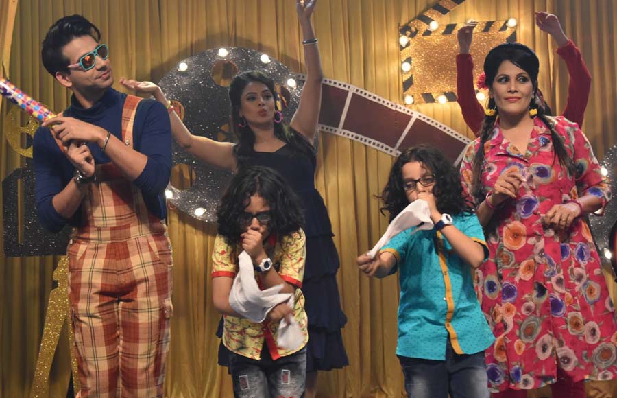 Fun time from the sets of Yeh Rishta Kya Kehlata Hai