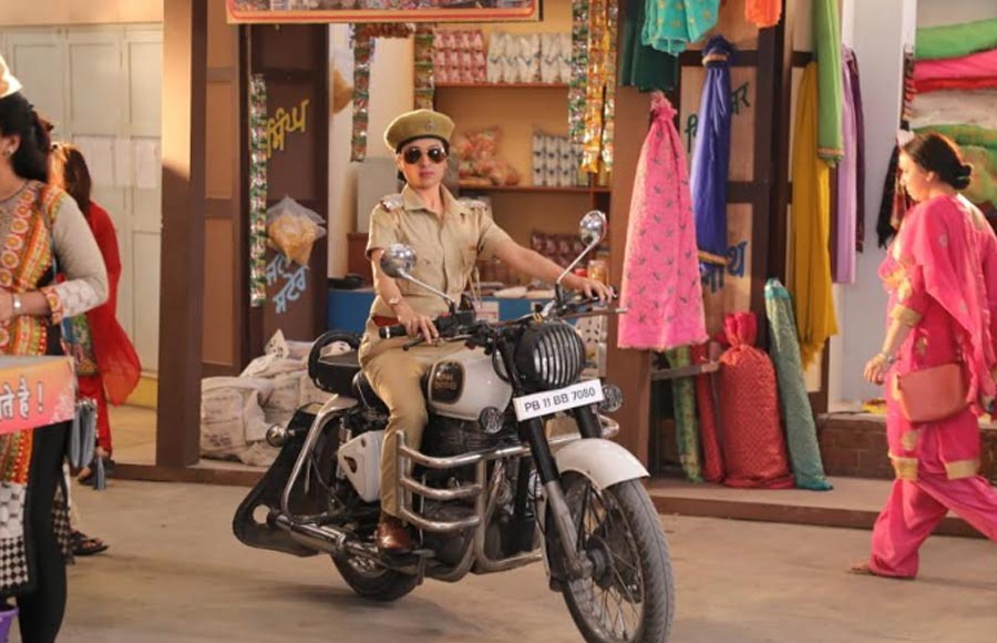 Paridhi Sharma rocks the look of a cop in Patiala Babes 