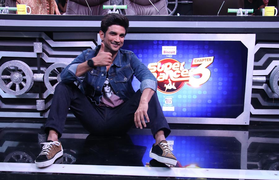 Sushant Singh Rajput and Bhumi Pednekar grace sets of Super Dancer Chapter 3