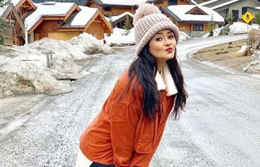 Rohan Mehra and Kanchi Singh enjoy vacation in Canada