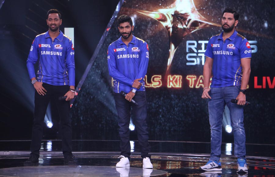 Yuvraj Singh, Jasprit Bumrah and Krunal Pandya with the experts of Rising Star 3.